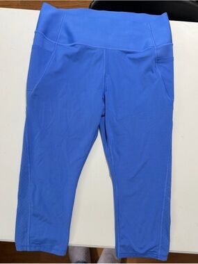 GAP Sculpt Compression Active Top in Periwinkle Blue